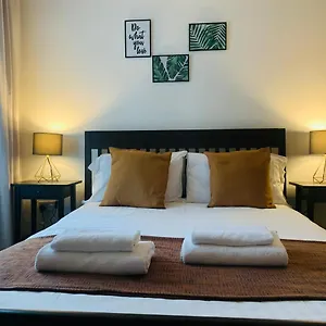 https://unique-2-bedroom-apartment-in-london-excel-olympic-city.cambridgehotelsuk.com