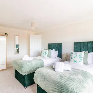 https://apt-wow-seaview-beach-sleeps-6-free-parking.bournemouth-hotels.org